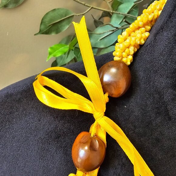 Womens Fashion Yellow Mongo Shell Lei Beaded Multiple Layered Necklace Jewelry - Picture 6 of 6